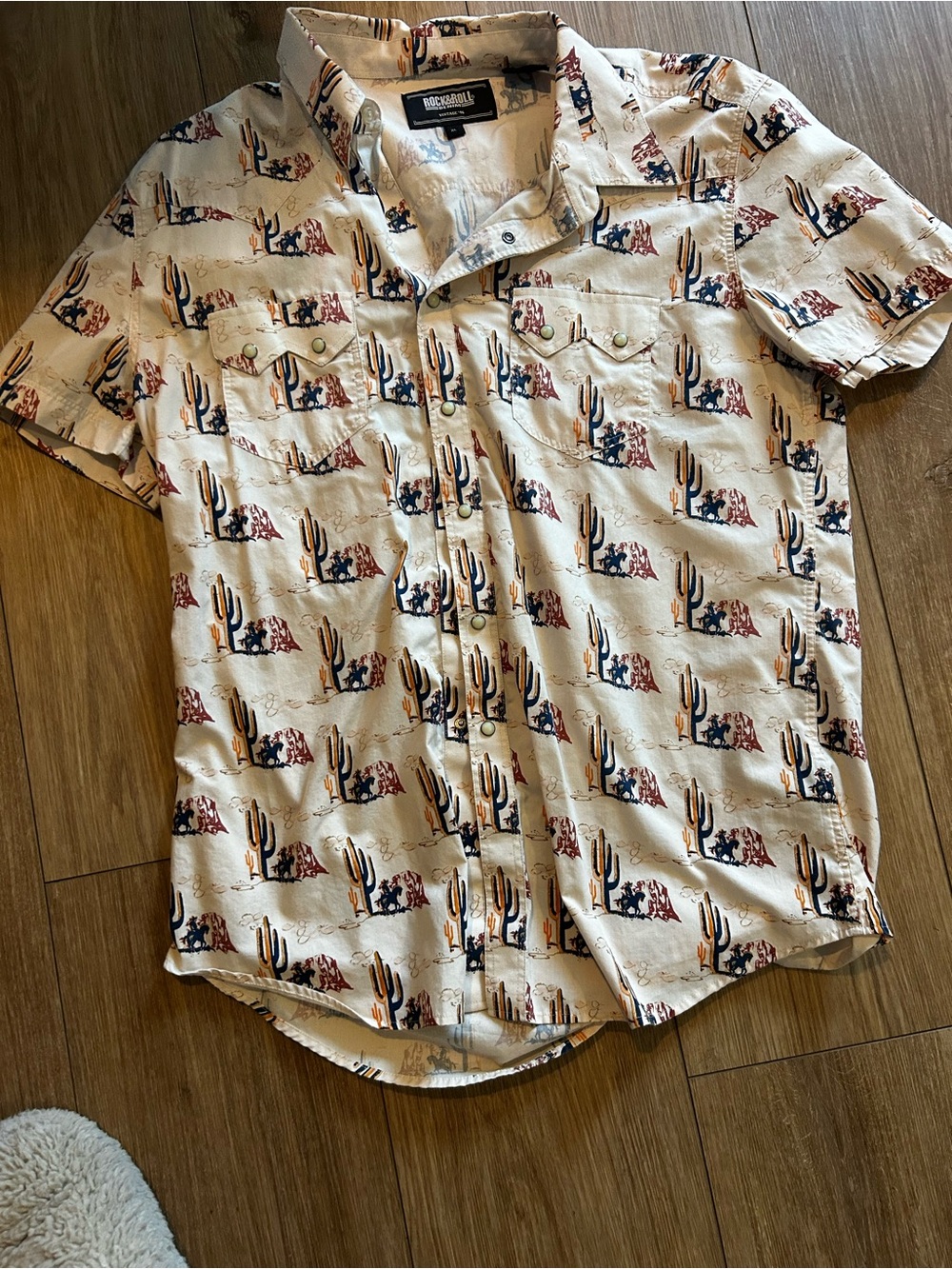 Rock & Roll Cowboy Cream Short Sleeve Desert Cactus Button-Down Shirt